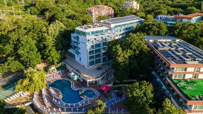 Rezervă Bsa Holiday Park din Nisipurile de Aur, Bulgaria, cu Voiaj International și planifică-ți sejurul într-un mod simplu și organizat.