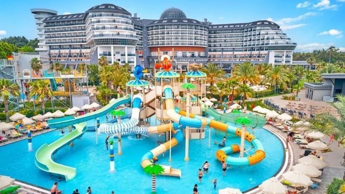 Забронируйте Seaden Sea Planet Resort &amp; Spa в Сиде, Турция, с Voiaj International и спланируйте свой отдых просто и удобно.