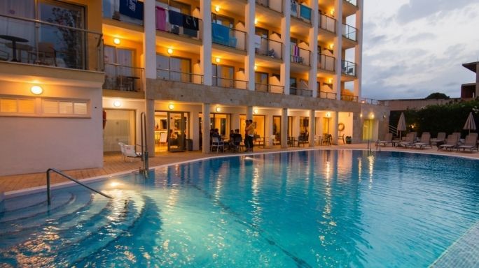 Rezervă Bellamar Hotel, Cala Ratjada, Spania, cu Voiaj International și planifică-ți sejurul într-un mod simplu și organizat.