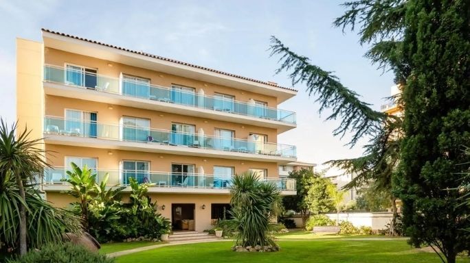 RezervăAlegria Maripins, Malgrat de Mar, Spania, cu Voiaj International și planifică-ți sejurul într-un mod simplu și organizat.